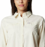 a women wearing a white Silver Ridge 3.0 Long Sleeve Shirt