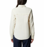 a women wearing a white Silver Ridge 3.0 Long Sleeve Shirt