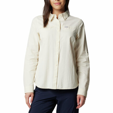 a women wearing a white Silver Ridge 3.0 Long Sleeve Shirt