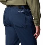 A close up of a Man in a blue pants back view