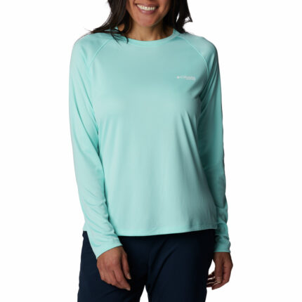 A women wearing a Blue long sleeve shirt