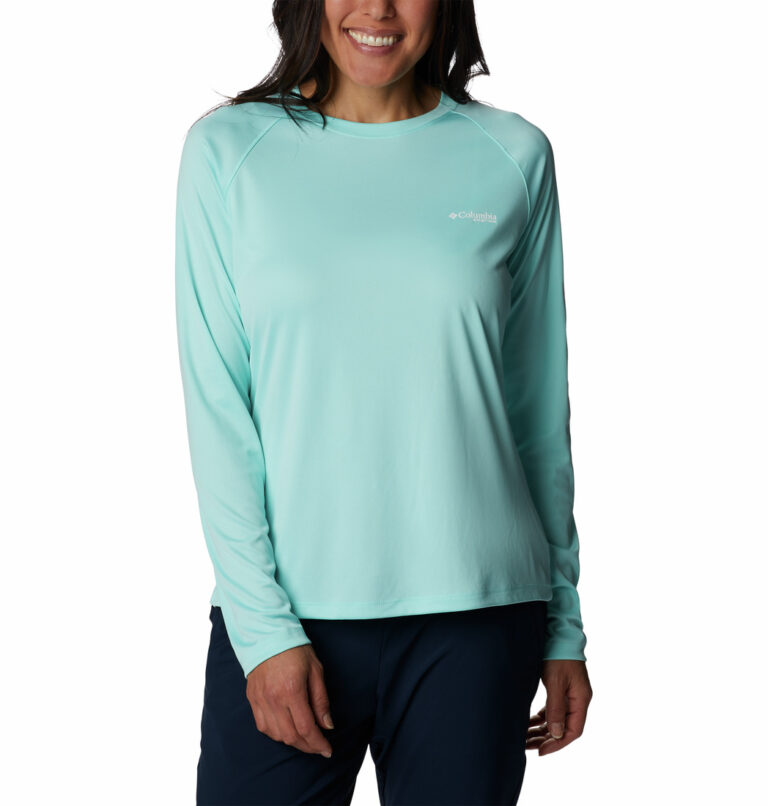 A women wearing a Blue long sleeve shirt