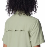 A Women wearing a brown short sleeve shirt