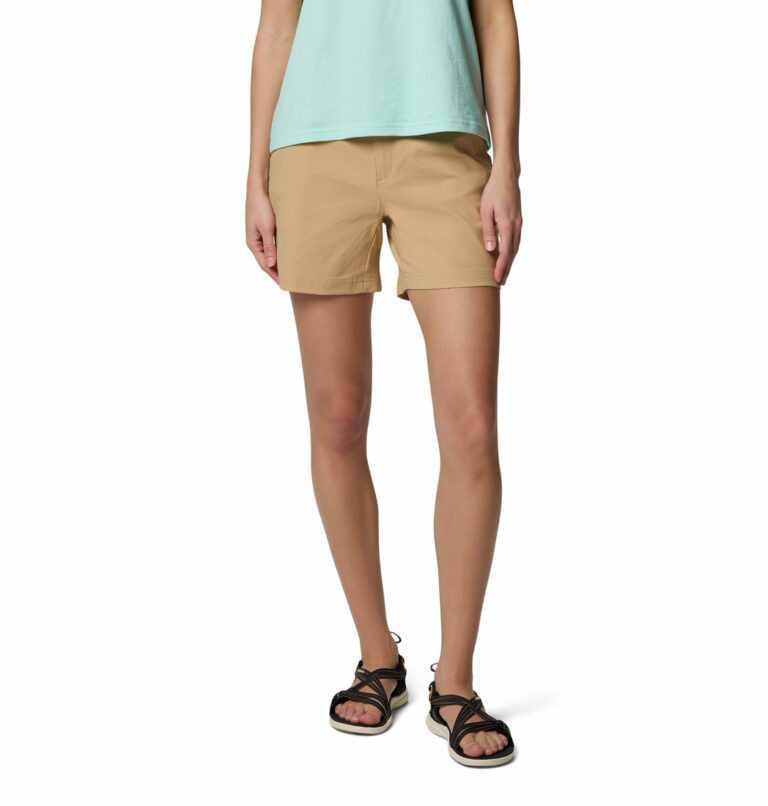 A women wearing brown shorts