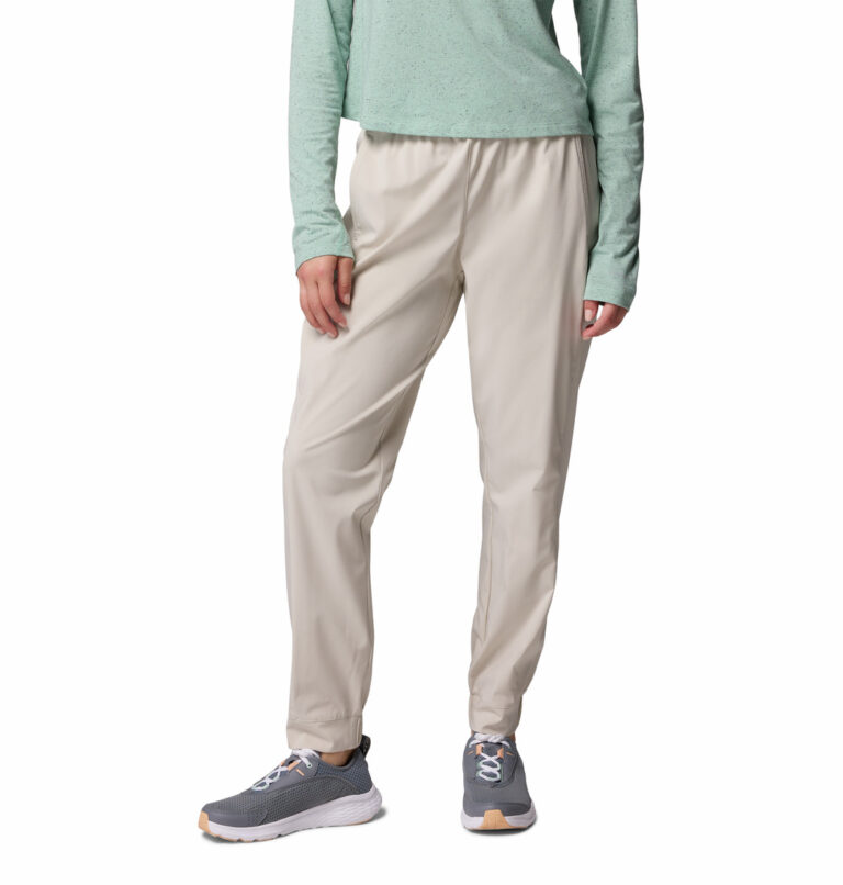 A women wearing grey pants