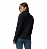 a women wearing a Black Fast Trek II Jacket