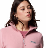 A women wearing a pink Fleece Zip up