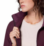 a women wearing a red Kruser Ridge III Softshell Jacket