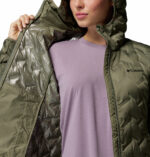 s women wearing a green Delta Ridge II Long Jacket