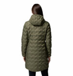 s women wearing a green Delta Ridge II Long Jacket