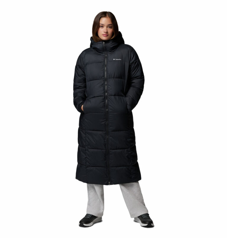 a women wearing a black Puffect II Long Jacket