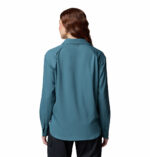 a women wearing a blue Silver Ridge Utility Long Sleeve Shirt