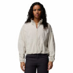 a women wearing a beige Amazestretch Jacket