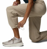 a women wearing brown Shale Ridge Pants
