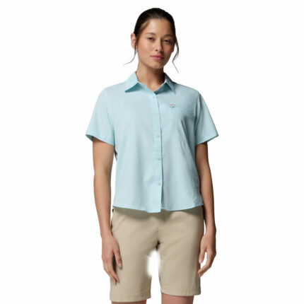 a women wearing a blue Silver Ridge Utility II Short Sleeve Shirt
