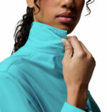 a women wearing a PFG Tamiami II Long Sleeve Shirt