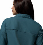 a women wearing a Silver Ridge 3.0 Long Sleeve Shirt