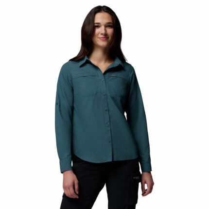 a women wearing a Silver Ridge 3.0 Long Sleeve Shirt