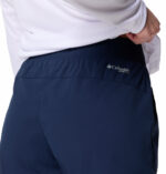 a women wearing PFG Tidal Roamer II Stretch Pants