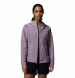 a women wearing a purple Loop Trail III Windbreaker