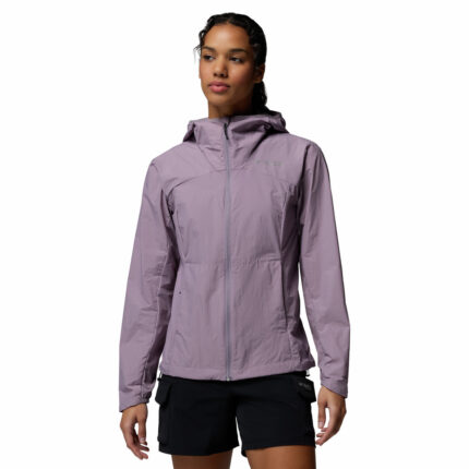 a women wearing a purple Loop Trail III Windbreaker