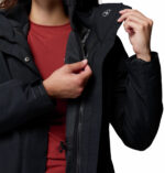 a women wearing a black Bugaboo IV Fleece Interchange Jacket