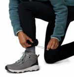 a women wearing a Back Beauty Warm Softshell Pants