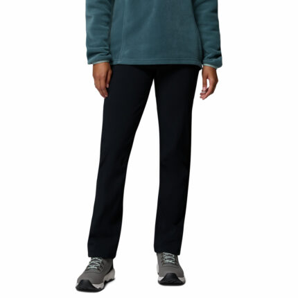 a women wearing a Back Beauty Warm Softshell Pants