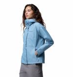 a women wearing a Hikebound II Jacket