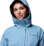 a women wearing a Hikebound II Jacket
