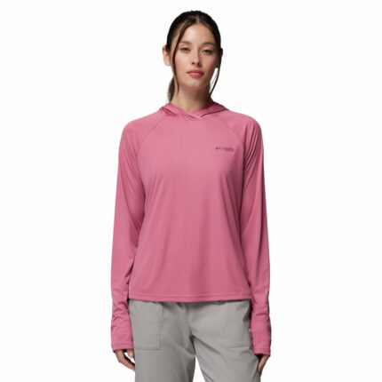 a women wearing a PFG Tidal Tee II Hoodie