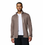 a man wearing a Essential Hike Grid Full Zip Fleece Jacket