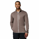 a man wearing a Essential Hike Grid Full Zip Fleece Jacket